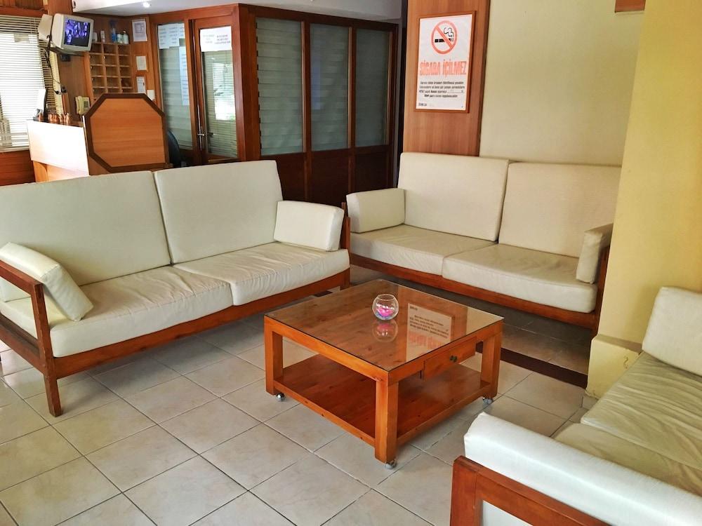 Hotel de apartamente Akca 2*